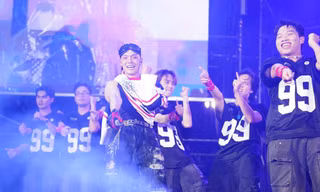Khẳng định sự sáng tạo, gia đình Thủng Long Family khiến khán giả bùng nổ cảm xúc trong đêm 'SYNC Fest 2025' 