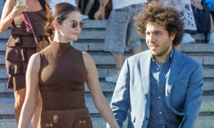 Selena Gomez và Benny Blanco đi nghỉ ở Ý, chuẩn bị kỷ niệm 1 năm ngày cưới