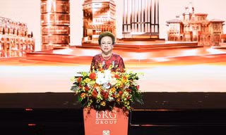 Chủ tịch Tập đoàn BRG Nguyễn Thị Nga được phong tặng danh hiệu Anh hùng Lao động thời kỳ đổi mới