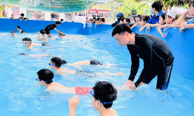 Thủ tướng yêu cầu tăng cường phòng, chống đuối nước cho trẻ em và học sinh