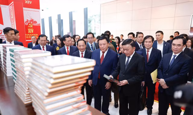 Lãnh đạo Đảng, Nhà nước tham quan triển lãm chào mừng Đại hội XIV của Đảng 
