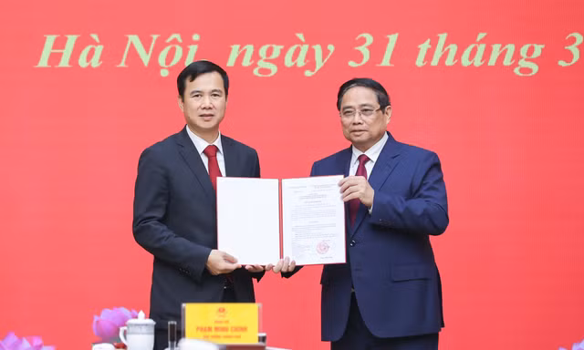 Thủ tướng trao quyết định bổ nhiệm Giám đốc Đại học Quốc gia Hà Nội