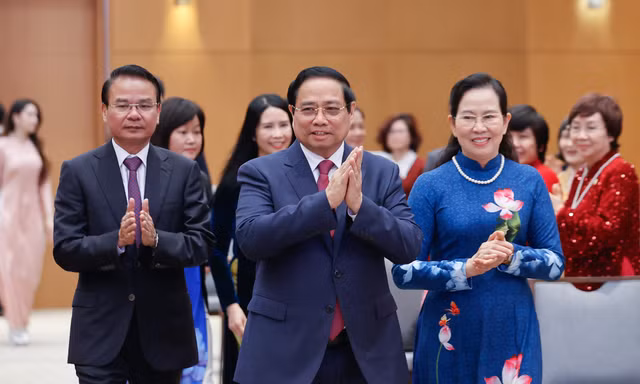 Thủ tướng: Phụ nữ Việt Nam luôn là hiện thân của những giá trị tốt đẹp nhất