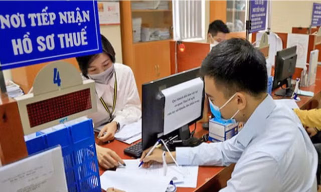Thu nhập trên 15,5 triệu đồng mới phải đóng thuế, nâng mức giảm trừ với người phụ thuộc lên 6,2 triệu đồng