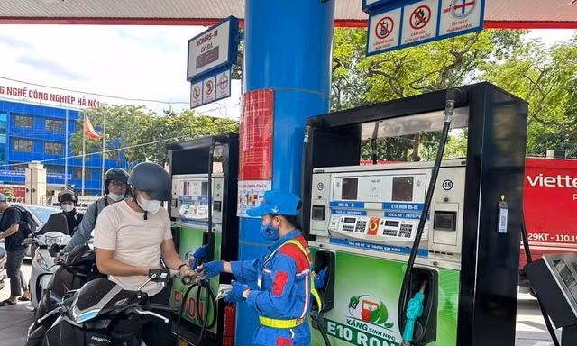 Chuyển đổi xăng E10 phải hướng tới 'tạo điều kiện tốt nhất cho người dân'