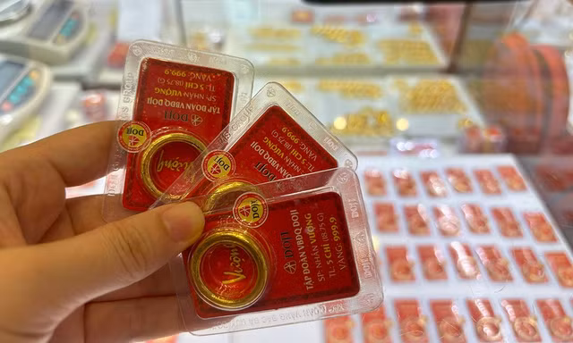 Thủ tướng: Khẩn trương lập sàn giao dịch vàng quốc gia