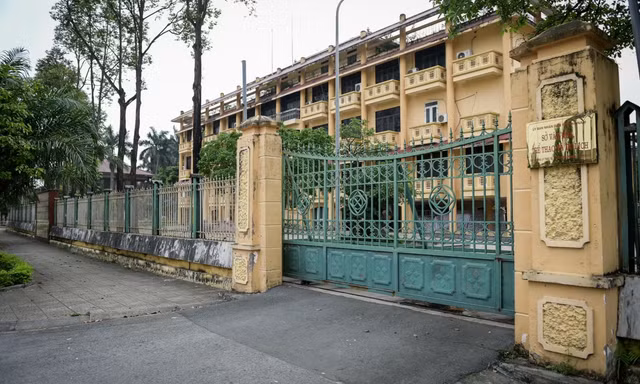 Nghiên cứu cơ chế đặc thù xử lý nhà đất dôi dư, hạn chế tối đa xây trụ sở mới