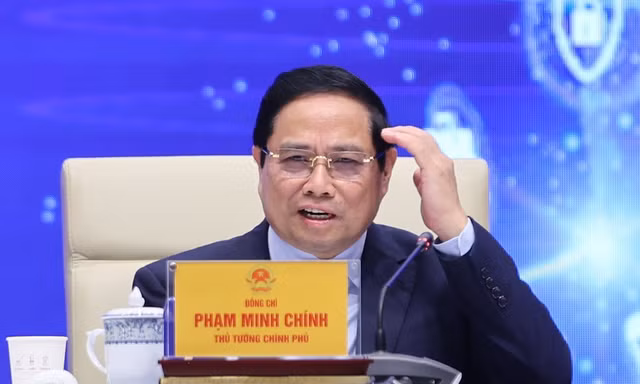 Thủ tướng: Sớm hình thành các tổ hợp công nghiệp kỹ thuật số quy mô lớn