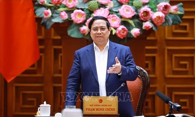 Thủ tướng: Sử dụng Quỹ bình ổn giá xăng dầu ngay ngày 11/3