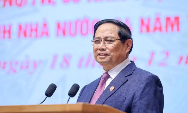 Thủ tướng yêu cầu cắt giảm thủ tục 'rườm rà, vòng vo, mất thời gian'
