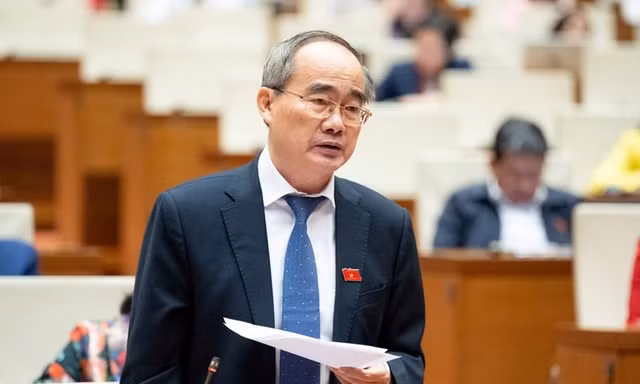 Đề xuất mới về mức lương đủ sống: Một người đi làm nuôi được bản thân và một đứa con