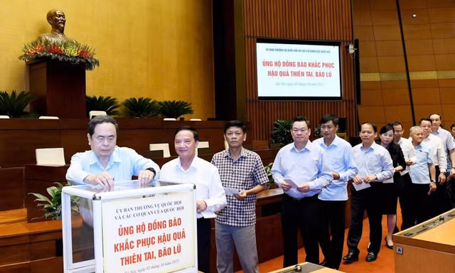 Ủy ban Thường vụ Quốc hội, Kiểm toán Nhà nước quyên góp ủng hộ người dân vùng bão lũ 