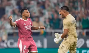 Mbappe hỏng phạt đền phút bù giờ, Real Madrid thất thủ