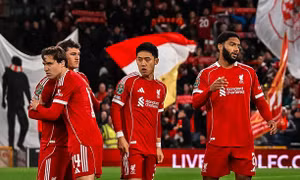 Liverpool đại bại ở Cúp Liên đoàn Anh, thua 5 trận liên tiếp ở giải quốc nội