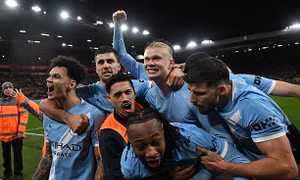 Ngược dòng đánh bại Liverpool, Man City tiếp tục bám đuổi Arsenal
