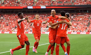 Thắng 2-1, Thụy Sỹ đứng đầu bảng B, đẩy Canada xa sân nhà