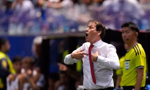 Garcia bảo vệ dàn sao Bỉ trước trận knock-out với Senegal