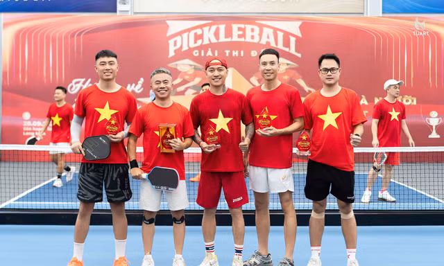 Hơn 500 triệu quyên góp từ thiện tại giải Pickleball hướng về đồng bào lũ lụt