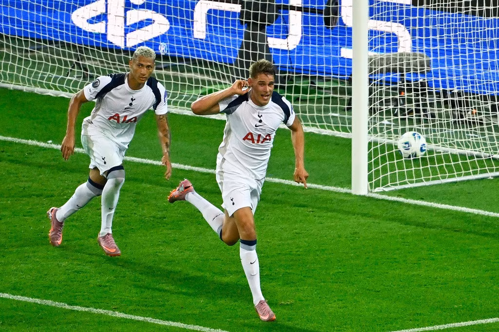 tottenham.jpg