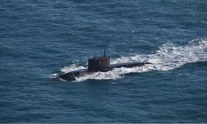 Máy bay Thụy Điển bám sát tàu ngầm Nga trên Biển Baltic