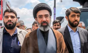 Dấu hỏi về sự xuất hiện của tân Lãnh tụ tối cao Iran trước ngày tang lễ người cha quá cố