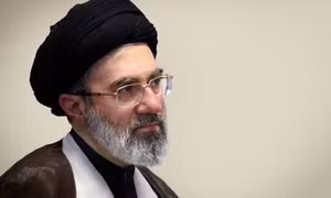 Lãnh tụ Tối cao Iran: Chữ ký của ông Trump ‘vô giá trị’
