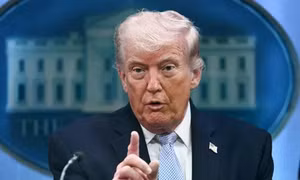 Tổng thống Trump khẳng định Mỹ không cần mở eo biển Hormuz, quyết thu hồi ‘bụi hạt nhân’ của Iran