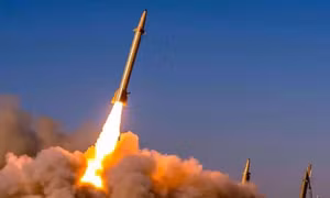 Iran tuyên bố đặt quân đội trong tình trạng 'báo động chiến đấu tối đa'