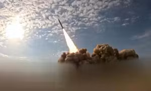 Iran phóng tên lửa đạn đạo về phía Kuwait và Bahrain, Mỹ tuyên bố đánh chặn loạt mục tiêu