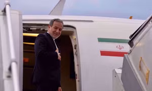 Ngoại trưởng Iran tới Trung Quốc