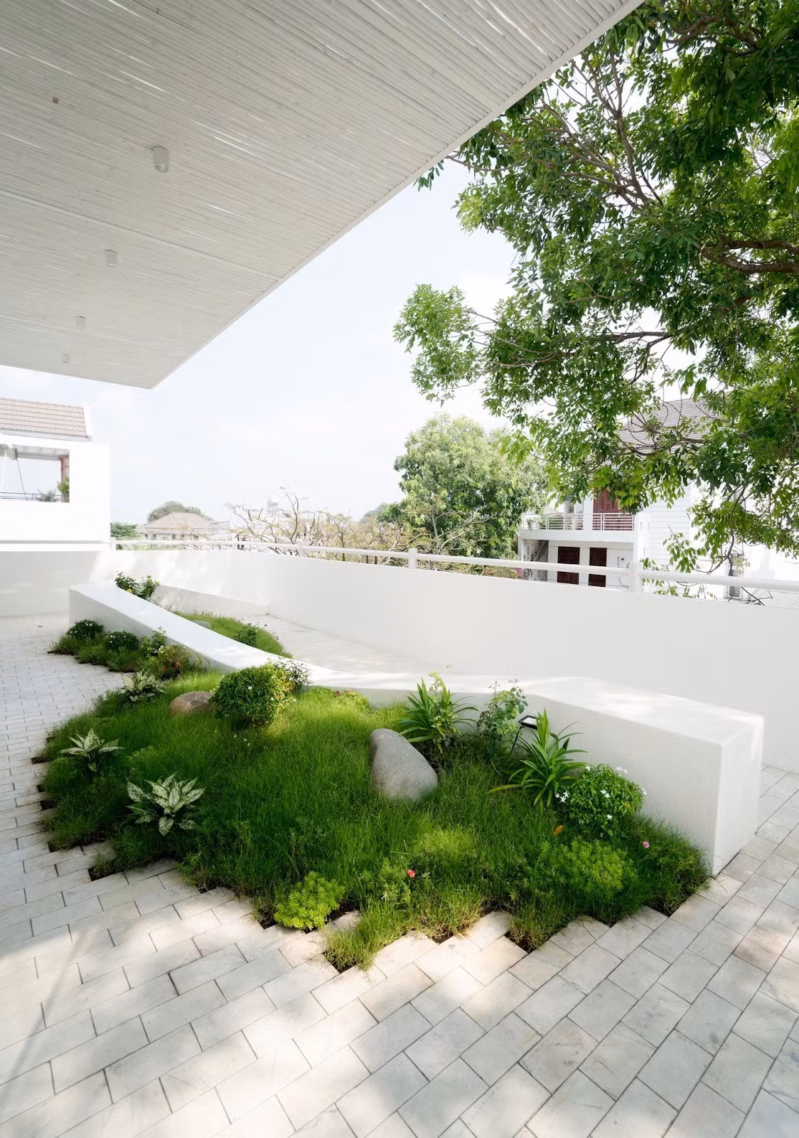 kavya-house-tinh-gian-an-nhien-giua-long-do-thi-pau-architects-10.jpg