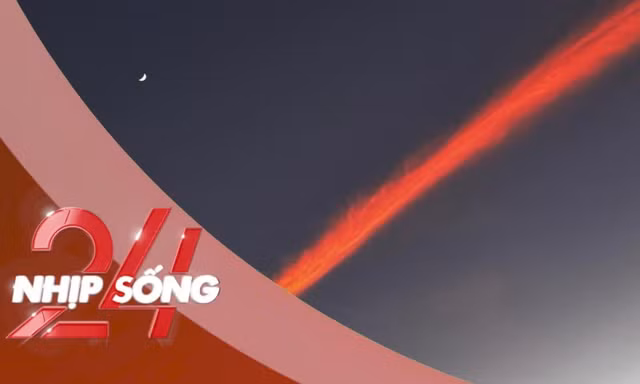 NHỊP SỐNG 24: Dải mây hồng vắt ngang trên bầu trời Hong Kong (Trung Quốc) trong vụ cháy lịch sử