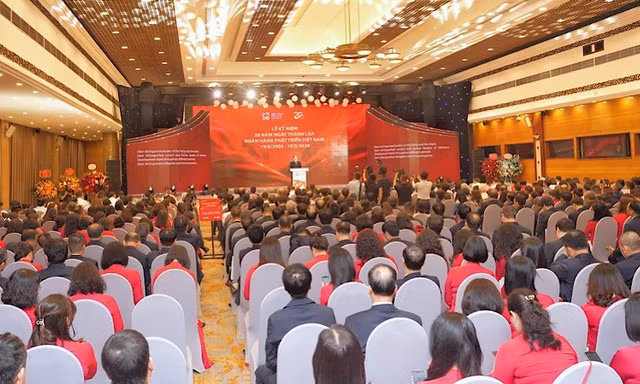 VDB kỷ niệm 20 năm thành lập: Khẳng định vai trò định chế tài chính phát triển của Nhà nước