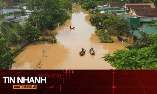 TIN NHANH: Chuyên gia: Mưa ở các tỉnh miền Trung thời gian này là 'mưa kinh hoàng'