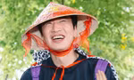 Lee Kwang Soo đội nón lá tới TPHCM 