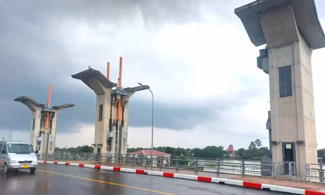 Tận thấy hệ thống tự động ngăn triều, chống ngập phía Bắc TPHCM 
