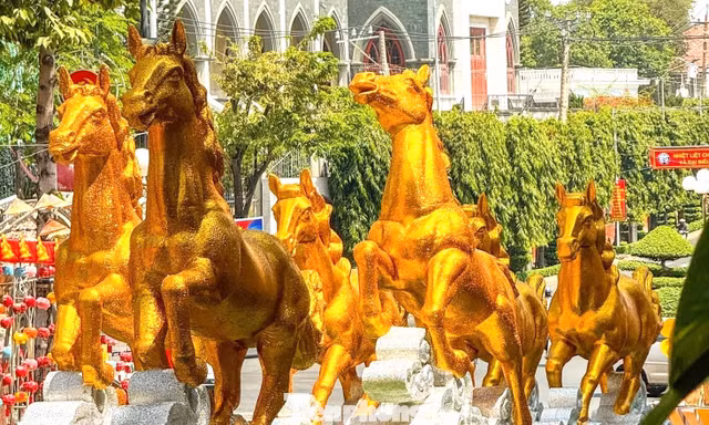 Khám phá biểu tượng ‘bát mã truy phong’ trên đất Thủ Dầu Một