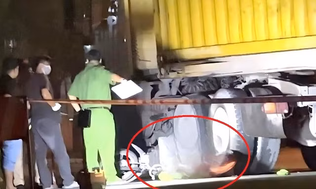 Nam công nhân tử vong thương tâm dưới gầm xe đầu kéo container ở TPHCM 