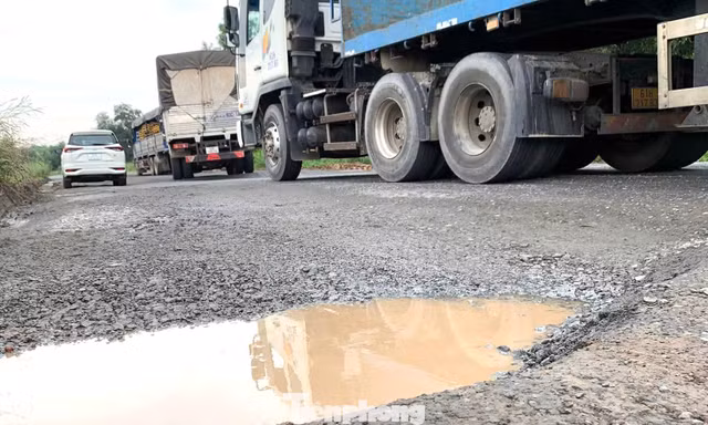 TPHCM chỉ đạo khẩn trương khắc phục đường tài xế chỉ dám chạy 20km/h