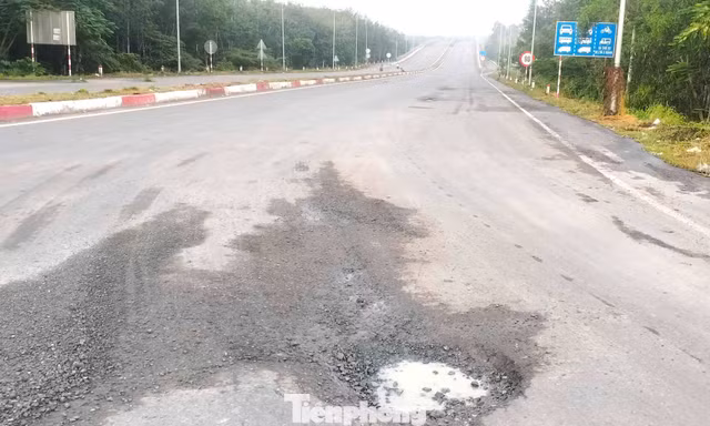 Cầu đường nghìn tỷ nối TPHCM với Tây Ninh thông xe chưa lâu đã 2 lần 'chắp vá'