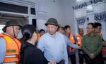 Tổng Bí thư Tô Lâm thăm, tặng quà người dân vùng tâm lũ TP. Huế