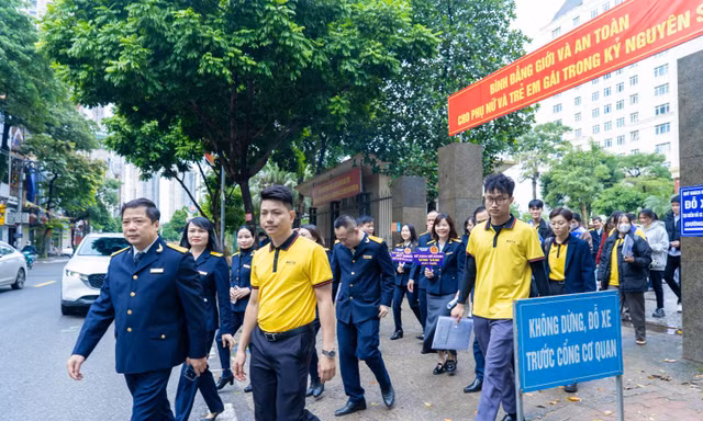 Cơ quan thuế đưa ra nhiều giải pháp, đồng hành hộ kinh doanh trong quá trình bỏ thuế khoán chuyển sang kê khai.