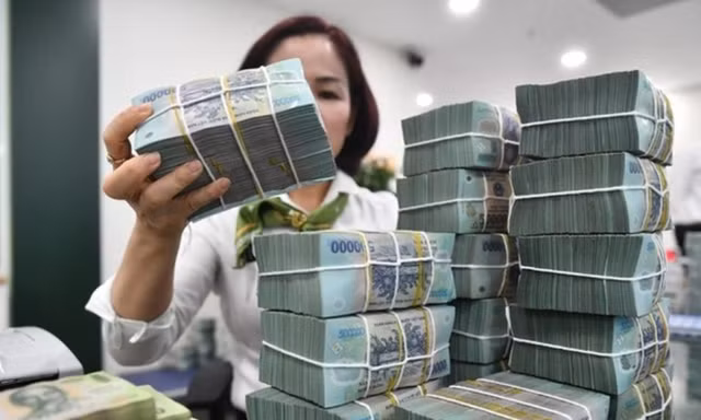 Cung tiền lớn, lạm phát thấp, tiền đang chảy vào thị trường tài sản. (Ảnh minh hoạ)