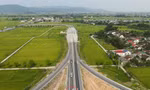 Tài xế lúng túng vì vạch kẻ đường, biển báo ‘dễ nhầm’ trên cao tốc qua Hà Tĩnh