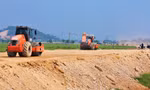 Người phụ nữ tử vong do đất trên cao tốc sạt lở