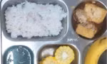 Xôn xao suất ăn trưa cho học sinh tiểu học ở Hà Tĩnh như cho 'người giảm cân’ 
