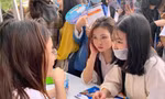Đông đảo thí sinh tham gia ngày hội tư vấn tuyển sinh ngày 11/4. Ảnh: Nghiêm Huê