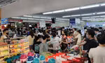Hà Nội khuyến cáo người dân không tập trung đông người, chen lấn mua dự trữ hàng hoá