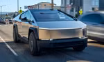Bán tải điện Tesla Cybertruck liên tục dính lỗi phải triệu hồi