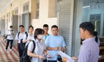 Sự cố thi tốt nghiệp THPT tại TPHCM: Cán bộ coi thi ký nhầm, thí sinh mất oan 10 phút làm bài Ngữ Văn